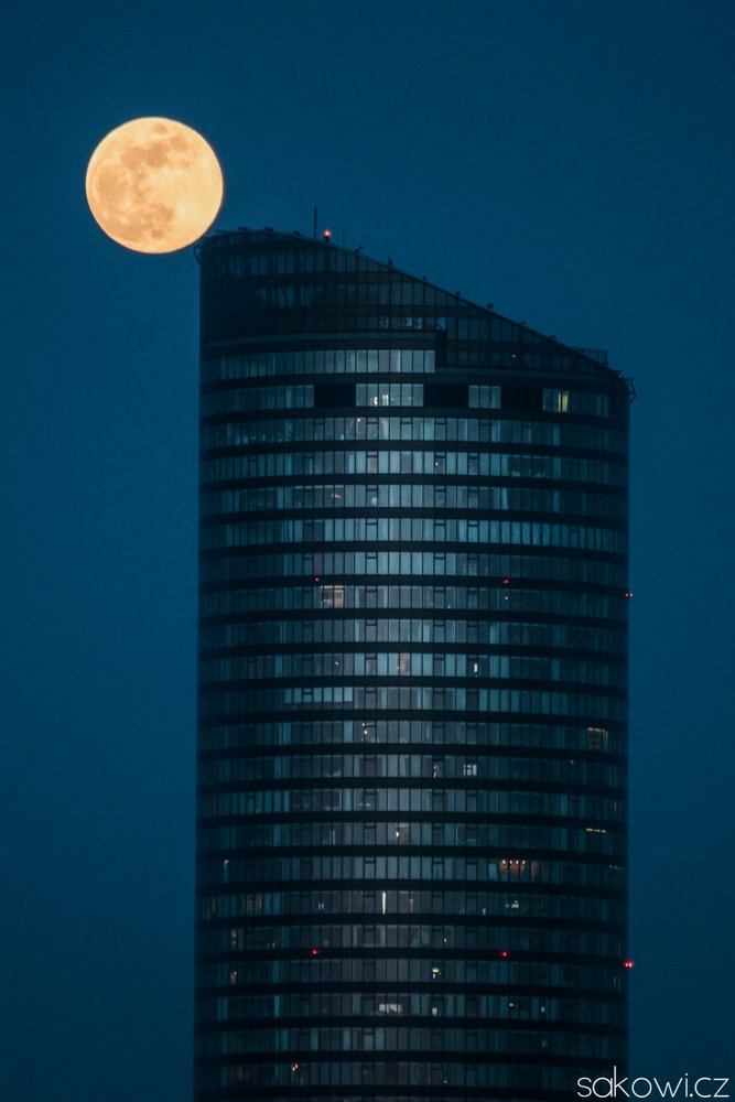 The Moon and Skytower